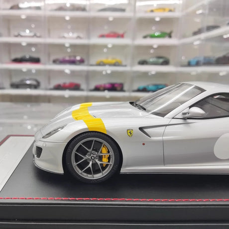 [Dino Model] 1:18 Ferrari 2010 599 GTO Sliver modellbil harts