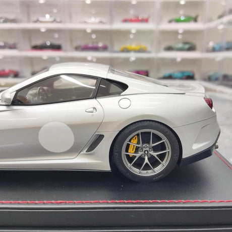[Dino Model] 1:18 Ferrari 2010 599 GTO Sliver modellbil harts