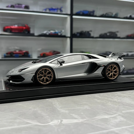 Dino Model Lamborghini 2018 Aventador SVJ Coupe Silver 1:18 – Verzamelbare resin modelhars