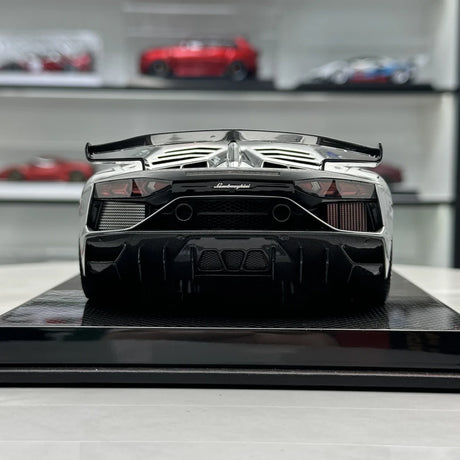 Dino Model Lamborghini 2018 Aventador SVJ Coupe Silver 1:18 – Verzamelbare resin modelhars