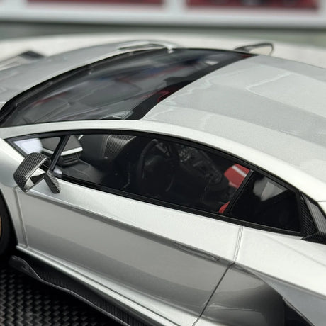 Dino Model Lamborghini 2018 Aventador SVJ Coupe Silver 1:18 – Verzamelbare resin modelhars