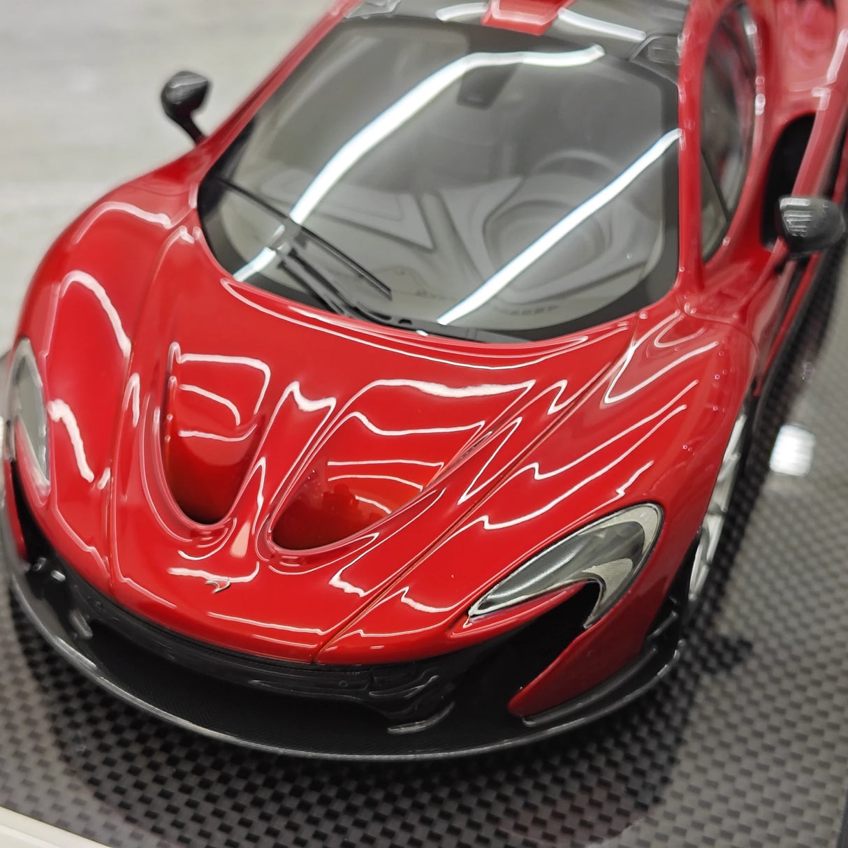 Dino Model McLaren 2013 P1 Volcano Red 1:18 – Resina da collezione in resina modello