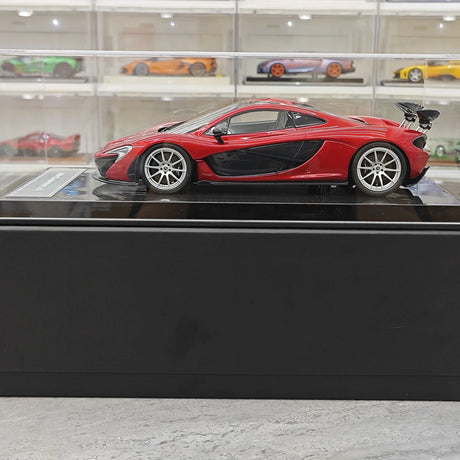 Dino Model McLaren 2013 P1 Volcano Red 1:18 – Verzamelbare harsmodelhars