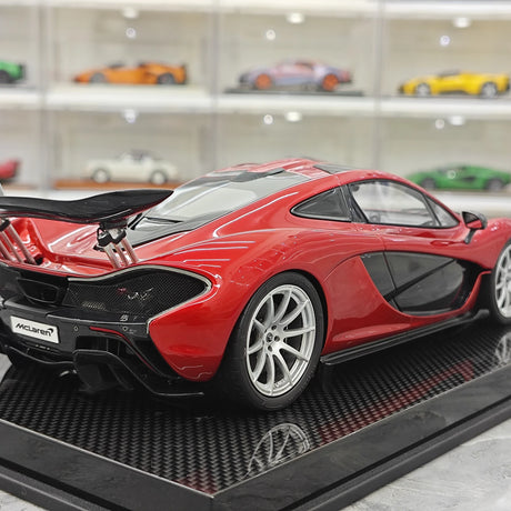 Dino Model McLaren 2013 P1 Volcano Red 1:18 – Verzamelbare harsmodelhars