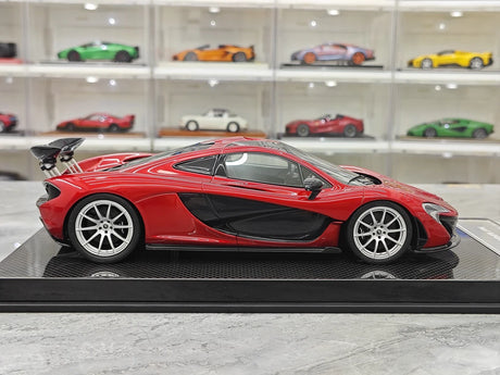 Dino Model McLaren 2013 P1 Volcano Red 1:18 – Verzamelbare harsmodelhars