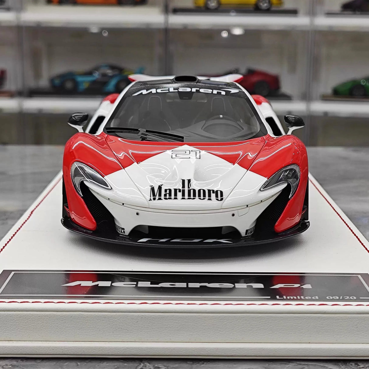 [Dino Model] 1:18 McLaren 2013 P1 Marlboro Model Car Resin
