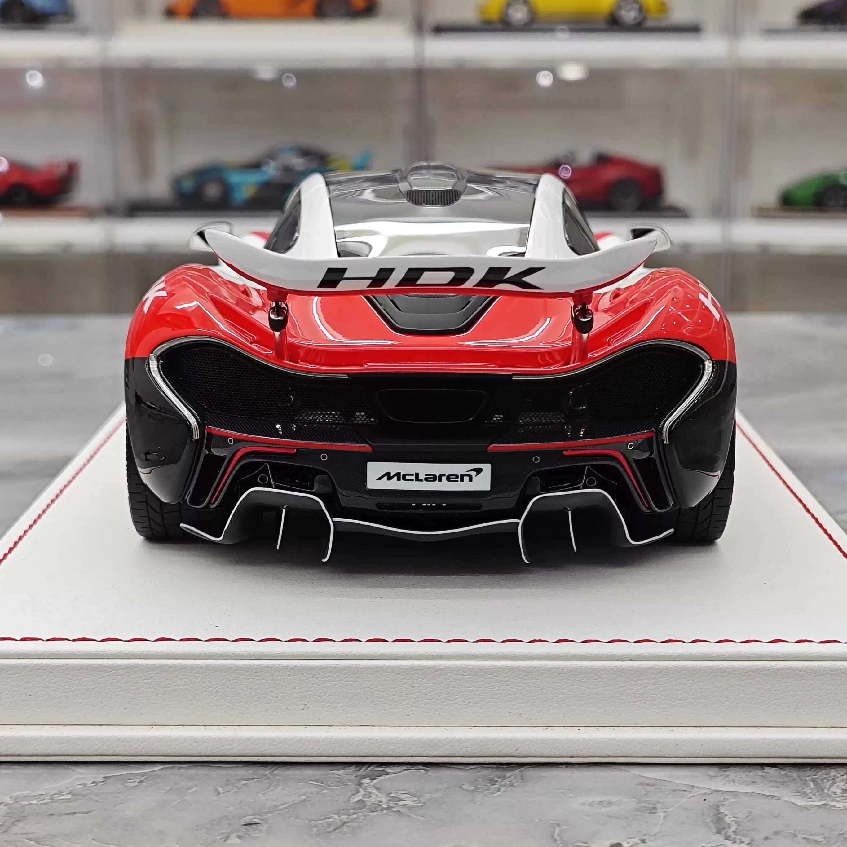 [Dino Model] 1:18 McLaren 2013 P1 Marlboro modellbil resin