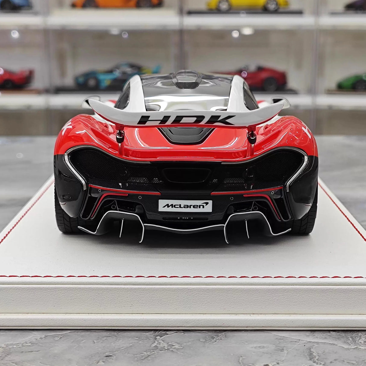 [Dino Model] 1:18 McLaren 2013 P1 Marlboro Model Car Resin