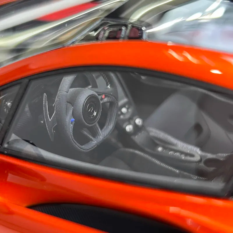 [Dino modello] 1:18 McLaren 2015 P1 rosso modellino di auto resina