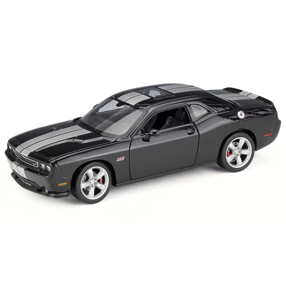 1:24 Dodge 2012 Challenger SRT Die Cast Model Car