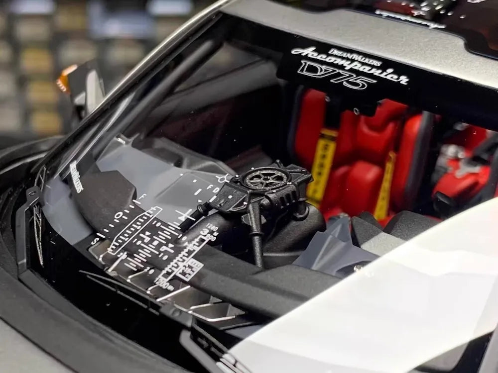 [DreamWalkers] 1:18 Ferrari 2024 Purosangue Mansory Matte Silver Model Car Resin
