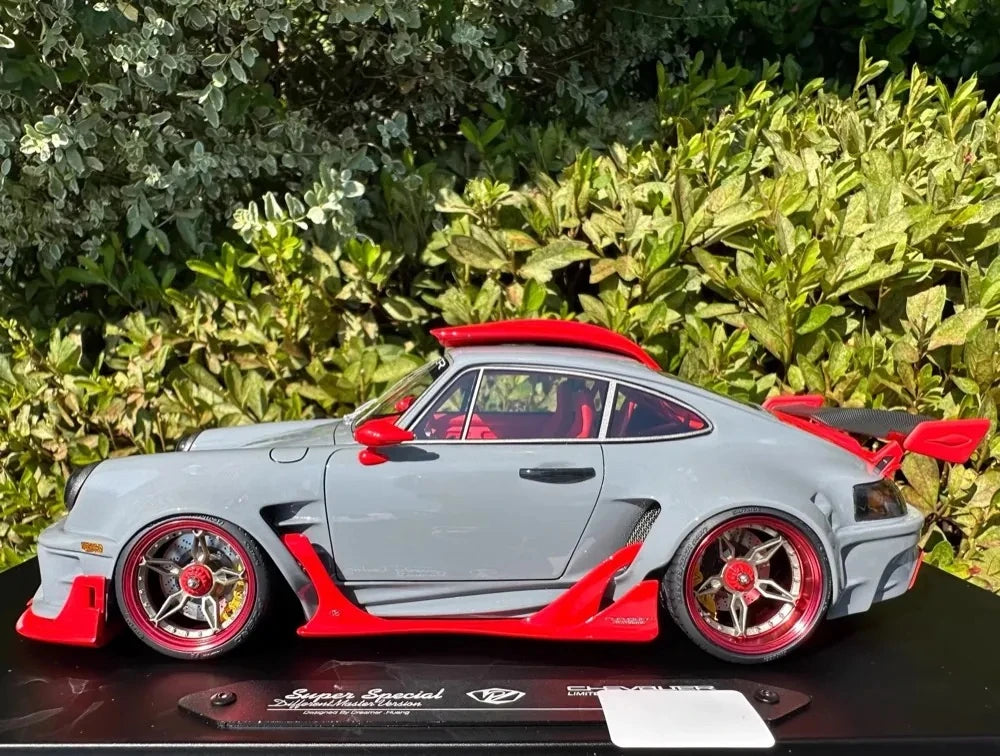 [DreamWalkers] 1:18 Porsche 2020 911 Chevalier D995 Glossy Gray & Red Model Car Resin