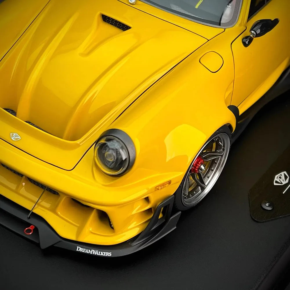 [DreamWalkers] 1:18 Porsche 2020 911 Chevalier D995 Glossy Yellow Model Car Resin