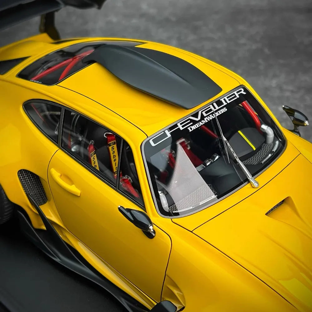[DreamWalkers] 1:18 Porsche 2020 911 Chevalier D995 Glossy Yellow Model Car Resin