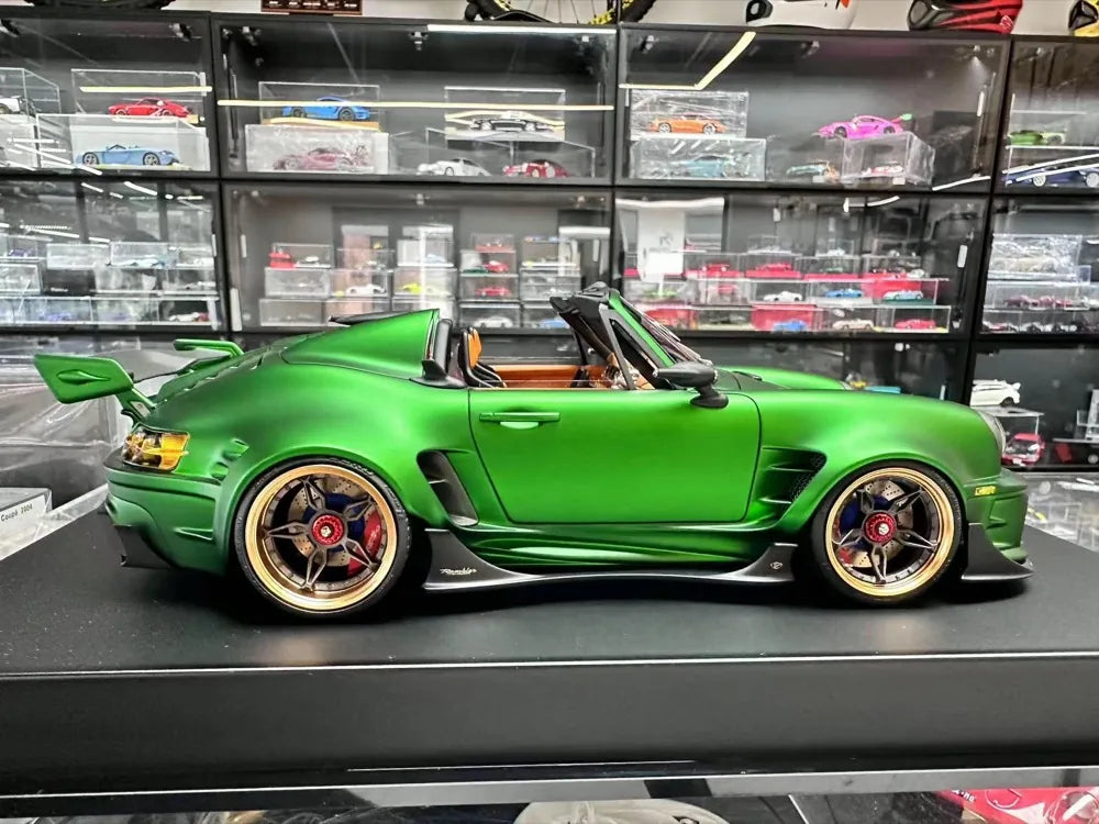 [DreamWalkers] 1:18 Porsche 2020 911 Chevalier D995 Roadster Matte Green Model Car Resin
