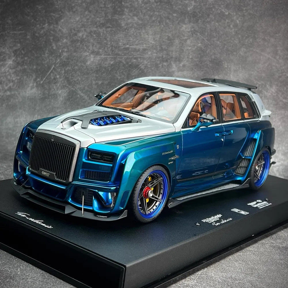 [DreamWalkers] 1:18 Rolls-Royce 2018 Cullinan Widebody Glossy Blue & Silver Model Car Resin