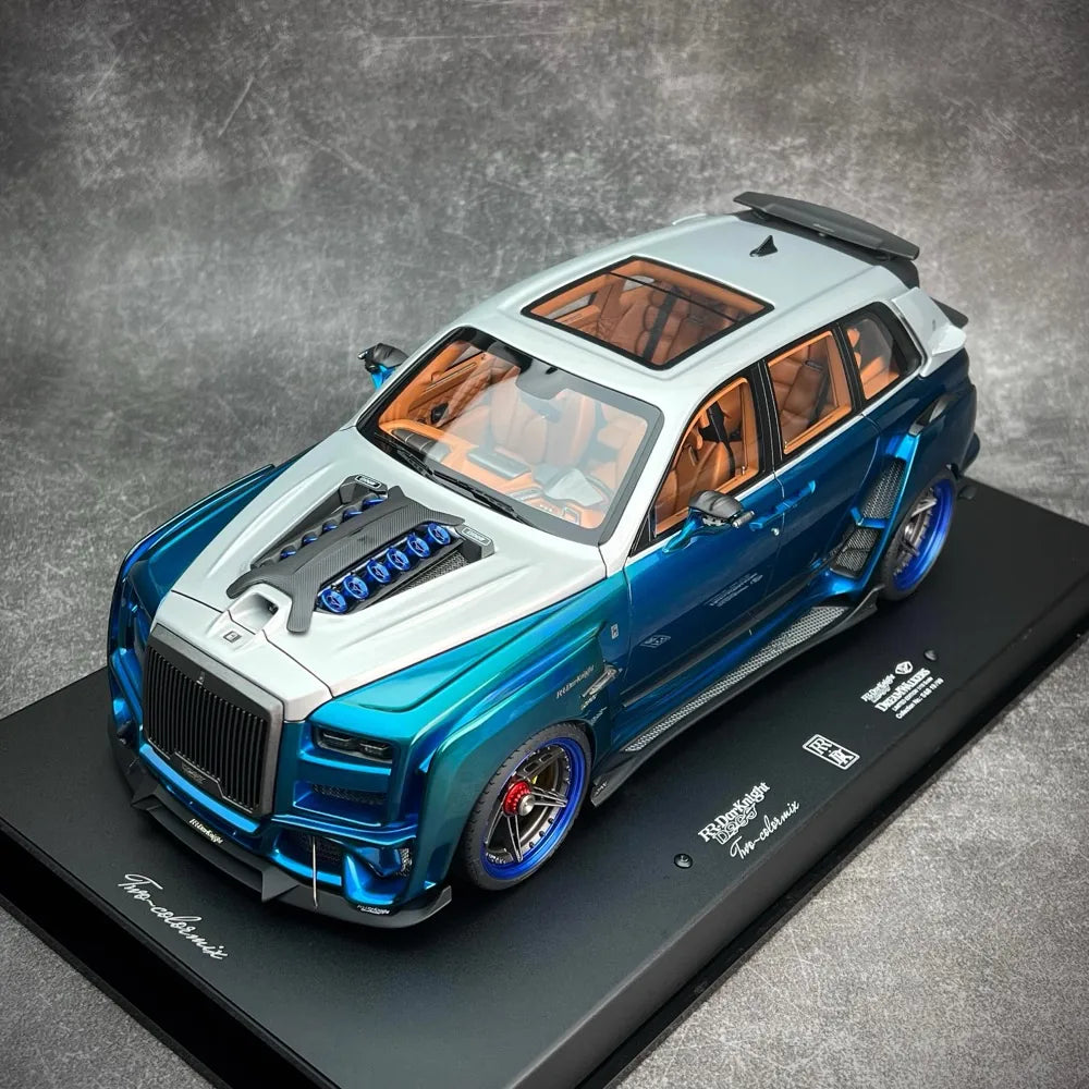 [DreamWalkers] 1:18 Rolls-Royce 2018 Cullinan Widebody Glossy Blue & Silver Model Car Resin