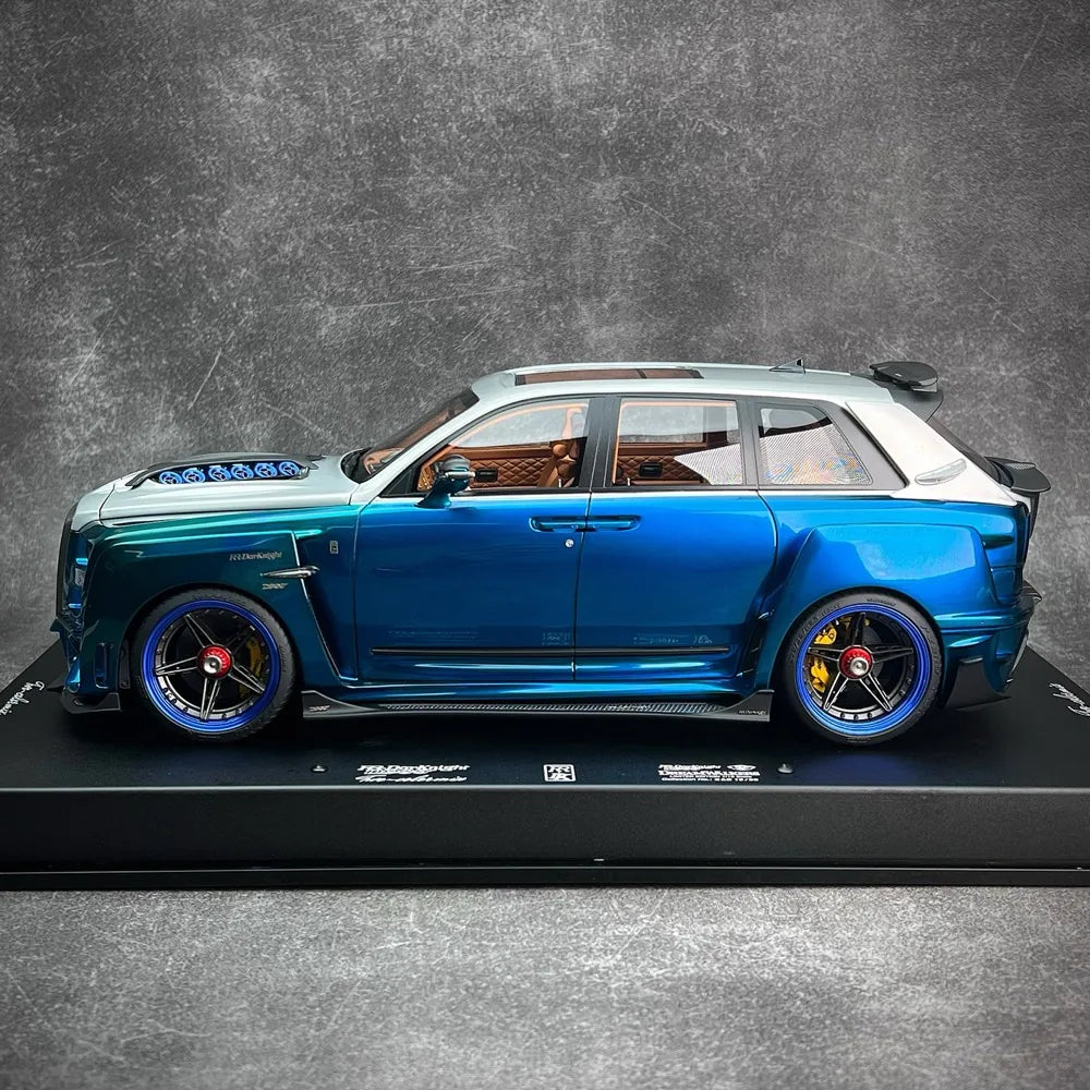 [DreamWalkers] 1:18 Rolls-Royce 2018 Cullinan Widebody Glossy Blue & Silver Model Car Resin