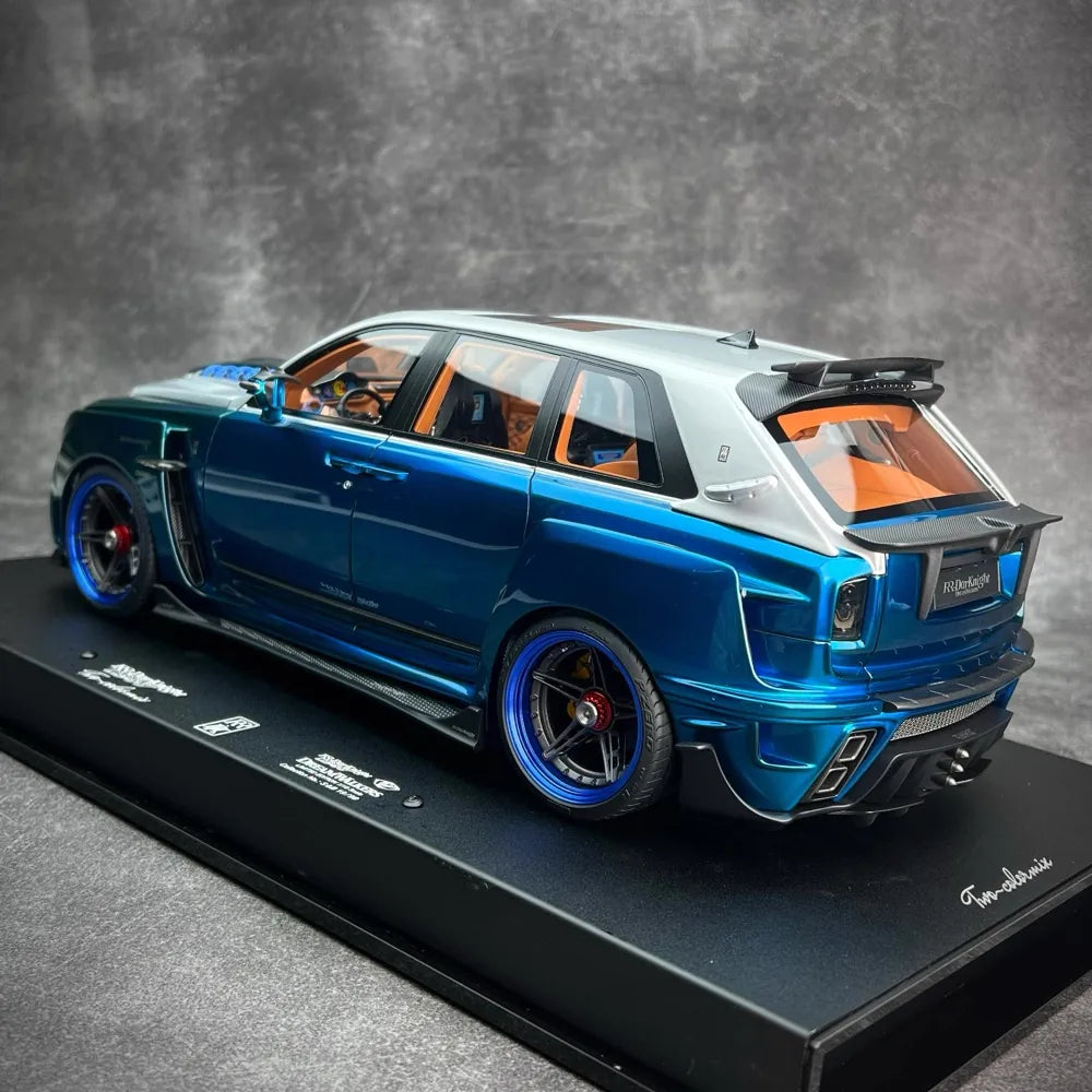 [DreamWalkers] 1:18 Rolls-Royce 2018 Cullinan Widebody Glossy Blue & Silver Model Car Resin