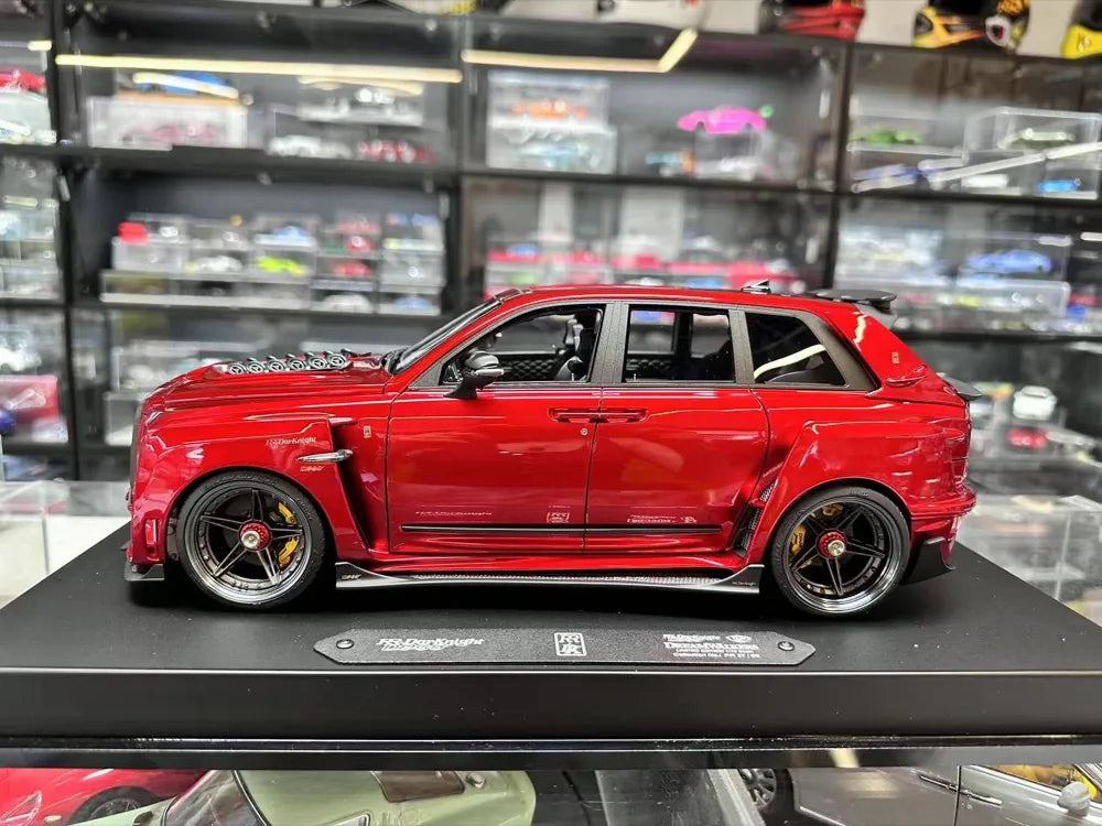 [DreamWalkers] 1:18 Rolls-Royce 2018 Cullinan Widebody Glossy Red Model Car Resin