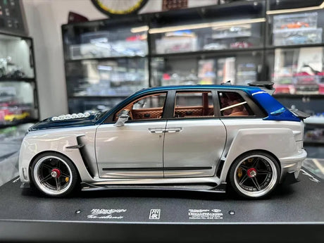 [DreamWalkers] 1:18 Rolls-Royce 2018 Cullinan Widebody Glossy Silver & Blue Model Car Resin