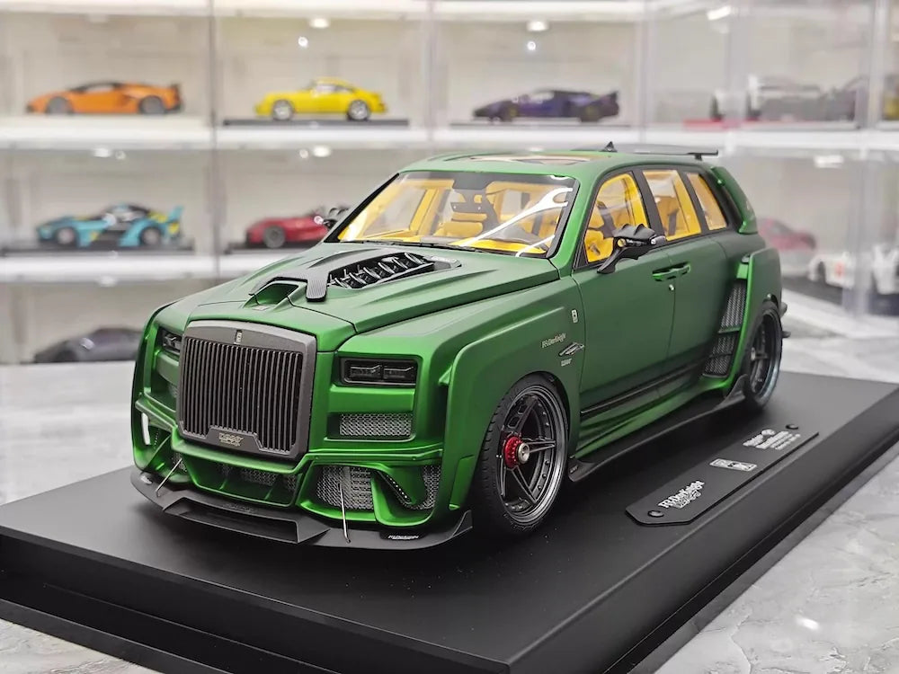 [DreamWalkers] 1:18 Rolls-Royce 2018 Cullinan Widebody Matte Green Model Car Resin