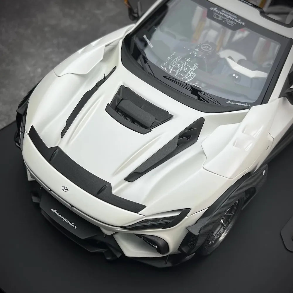 [DreamWalkers] 1:18 Ferrari 2024 Purosangue Mansory Matte White Model Car Resin