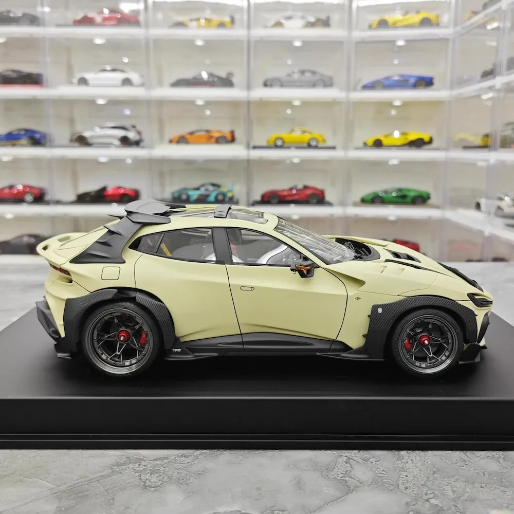 [DreamWalkers] 1:18 Ferrari 2024 Purosangue Mansory Off bianco modellino di auto resina