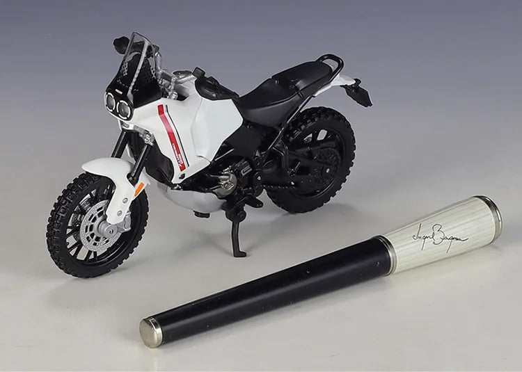 1:18 Ducati 2023 Desert X Motorcycle Model