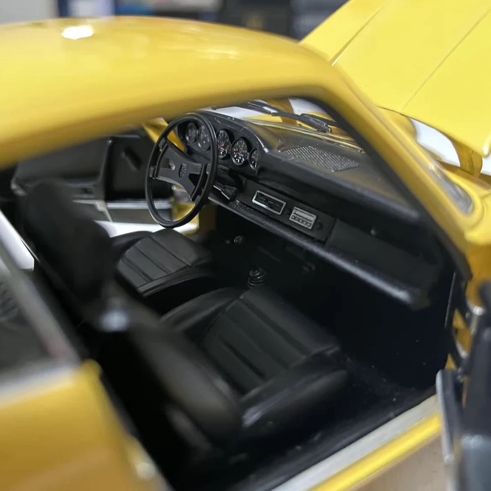[EBBRO] 1:24 Porsche 1973 911 Carrera RS Yellow Model Car Die-Cast