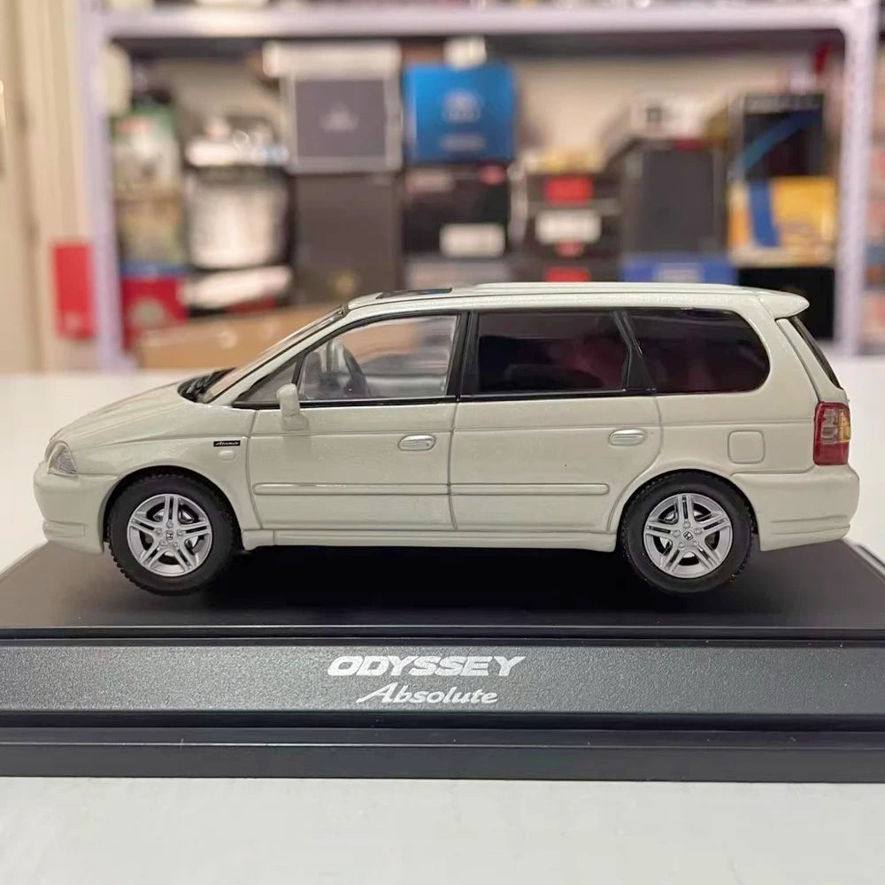 [EBBRO] 1:43 Honda 2000 Odyssey Absolute RA6 White Model Car Die-Cast