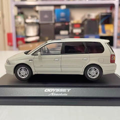 [EBBRO] 1:43 Honda 2000 Odyssey Absolute RA6 White Model Car Die-Cast