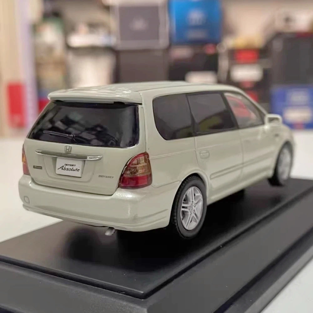 [EBBRO] 1:43 Honda 2000 Odyssey Absolute RA6 White Model Car Die-Cast