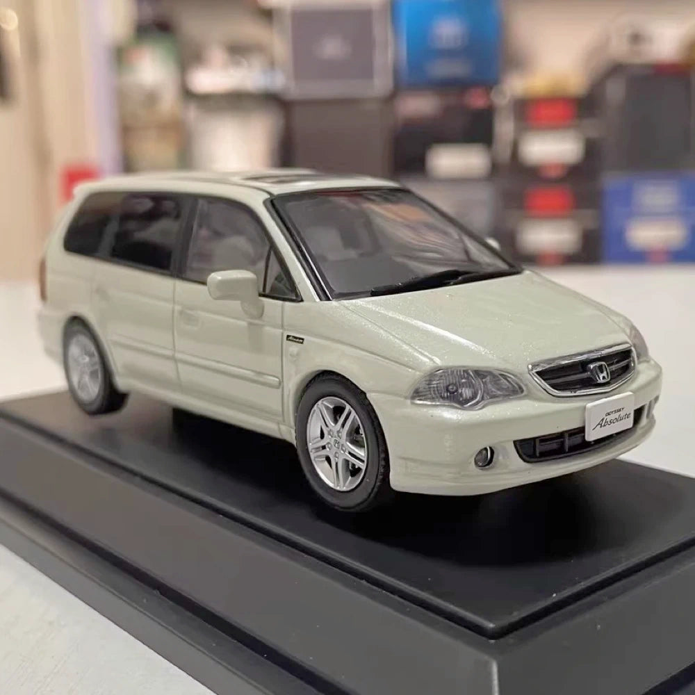 [EBBRO] 1:43 Honda 2000 Odyssey Absolute RA6 White Model Car Die-Cast