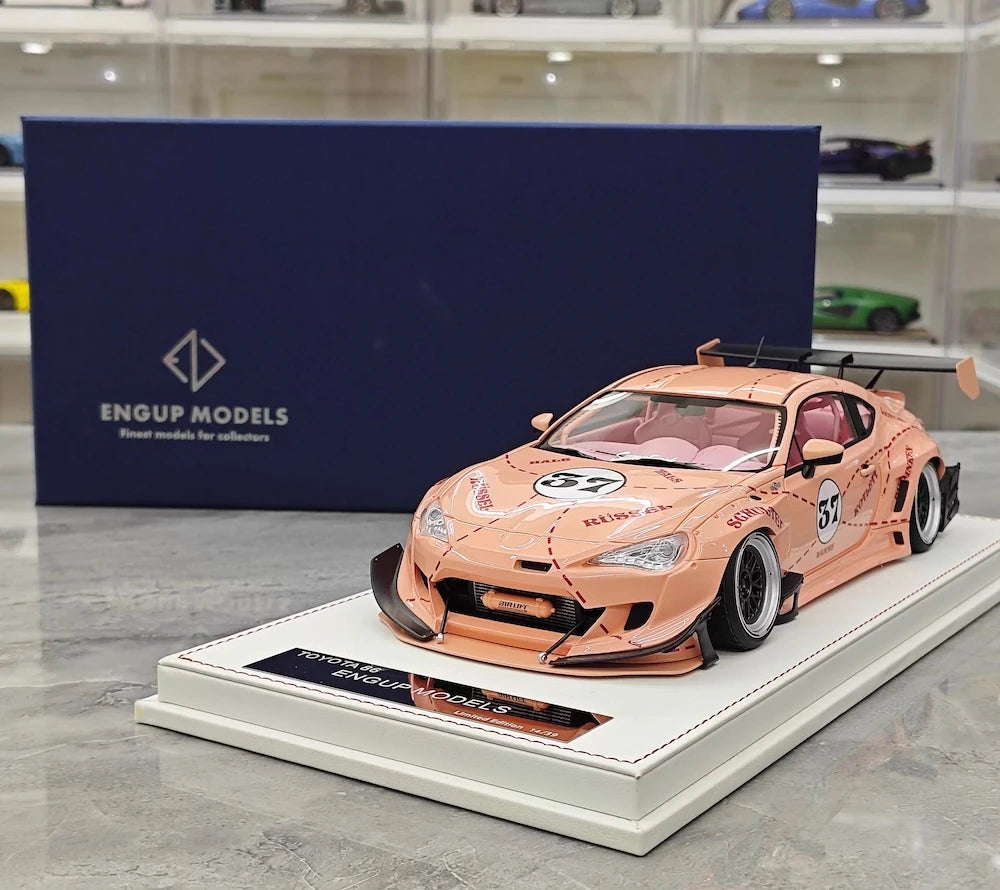 [Engup] 1:18 Toyota 2012 86 Pandem Pink Pig Model Car Resin