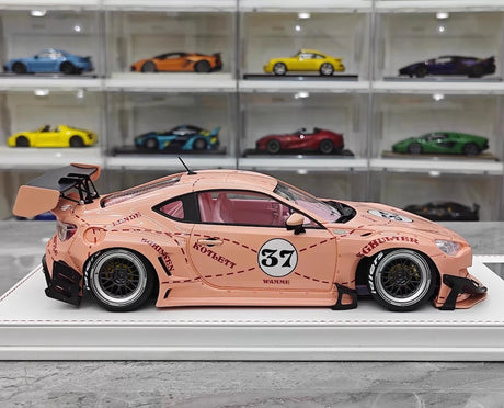 [Engup] 1:18 Toyota 2012 86 Pandem roze Pig modelauto Hars