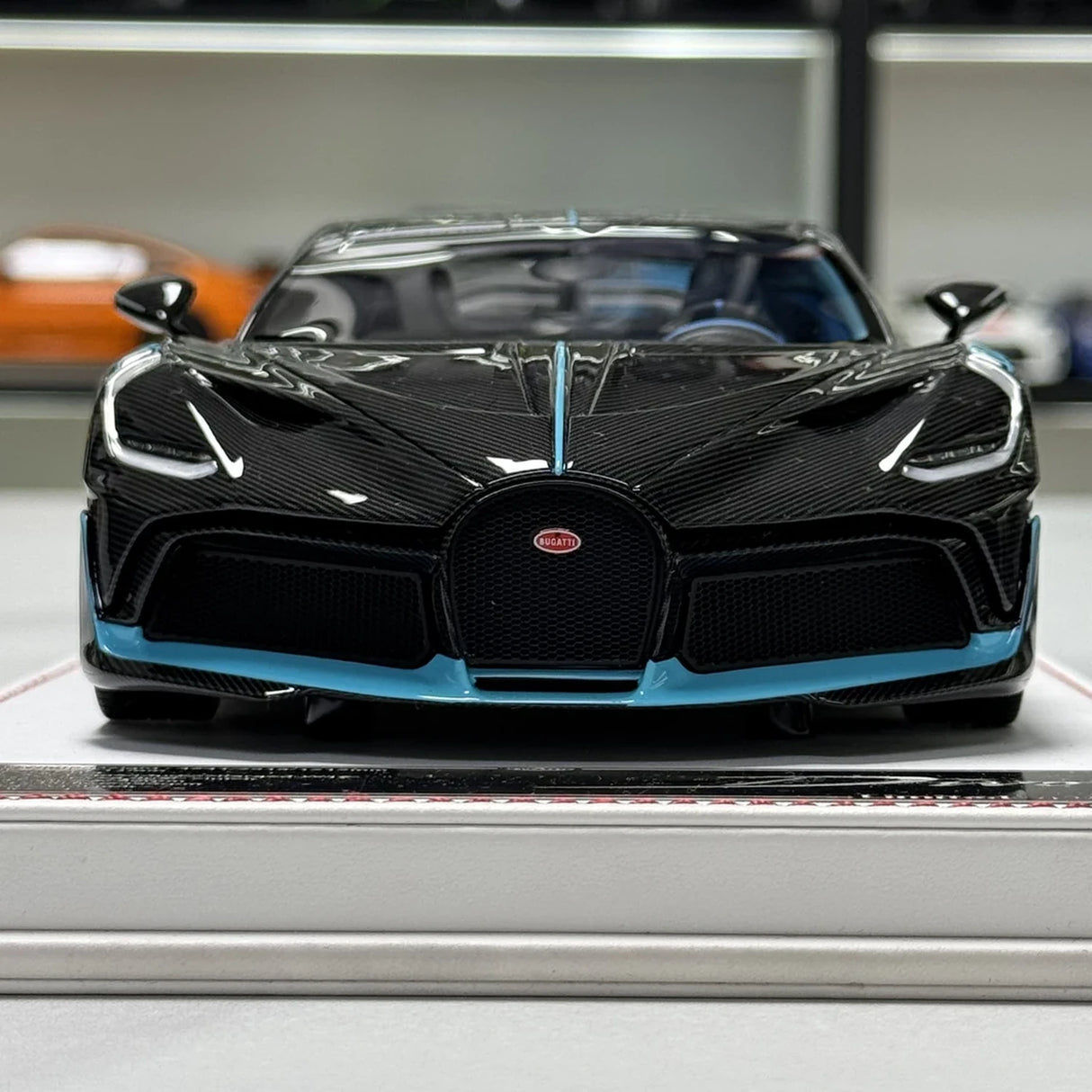 F.C Model Bugatti 2019 Divo Black 1:18 – Resina de Modelo de Resina de Colección