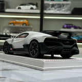 F.C Model Bugatti 2019 Divo White 1:18 – Keräilyhartsimalli