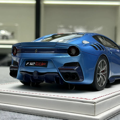 F.C Model Ferrari 2015 F12tdf Blue Tricolore Stripe 1:18 – Resina modello in resina collezionabile