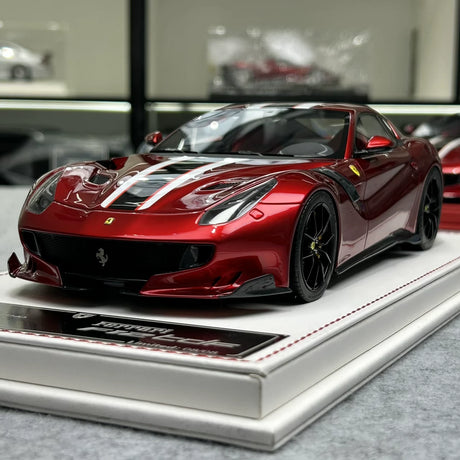 F.C Model Ferrari 2015 F12tdf Metallo Rosso, Nero Bianco Striscia 1:18 – Modello in Resina da collezione