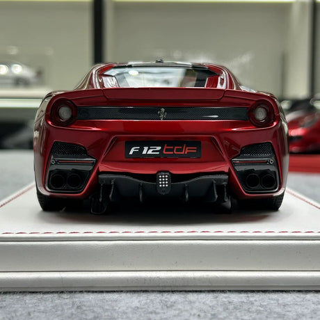 F.C Model Ferrari 2015 F12tdf Metallo Rosso, Nero Bianco Striscia 1:18 – Modello in Resina da collezione