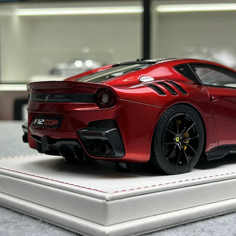 F.C Model Ferrari 2015 F12tdf Metallo Rosso, Nero Bianco Striscia 1:18 – Modello in Resina da collezione