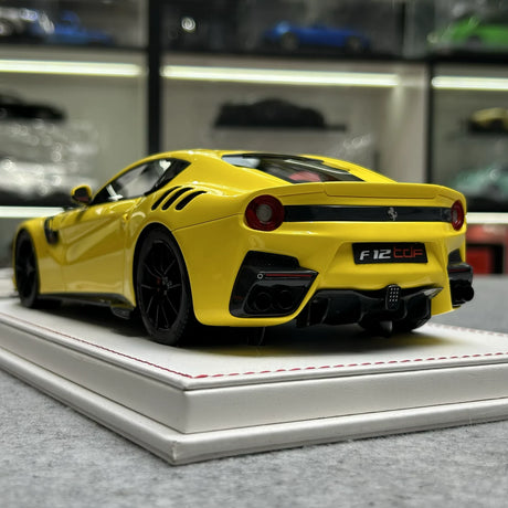 F.C Model Ferrari 2015 F12tdf Yellow 1:18 – Resina Collezionabile in Modello