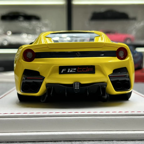 F.C Model Ferrari 2015 F12tdf Yellow 1:18 – Resina Collezionabile in Modello