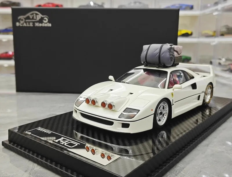 1:18 Ferrari 1989 F40 Snow Edition White Die Cast Model Car