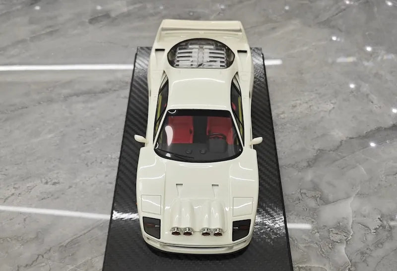 1:18 Ferrari 1989 F40 Snow Edition White Die Cast Model Car