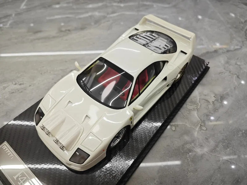 1:18 Ferrari 1989 F40 Snow Edition White Die Cast Model Car