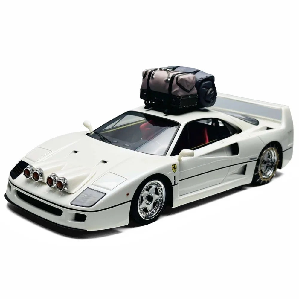 1:18 Ferrari 1989 F40 Snow Edition White Die Cast Model Car