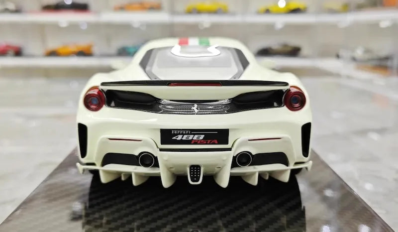 1:18 Ferrari 2018 488 Pista Luminous Die Cast Model Car