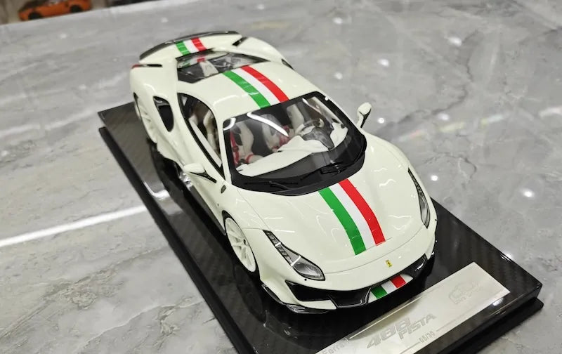 1:18 Ferrari 2018 488 Pista Luminous Die Cast Model Car